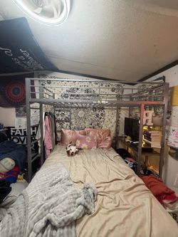 Bunk bed