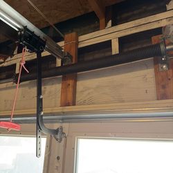 Garage Door w Mount/Motor