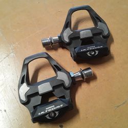 Shimano Ultegra PD R8000 carbon pedals No Cleats Nice condition 
