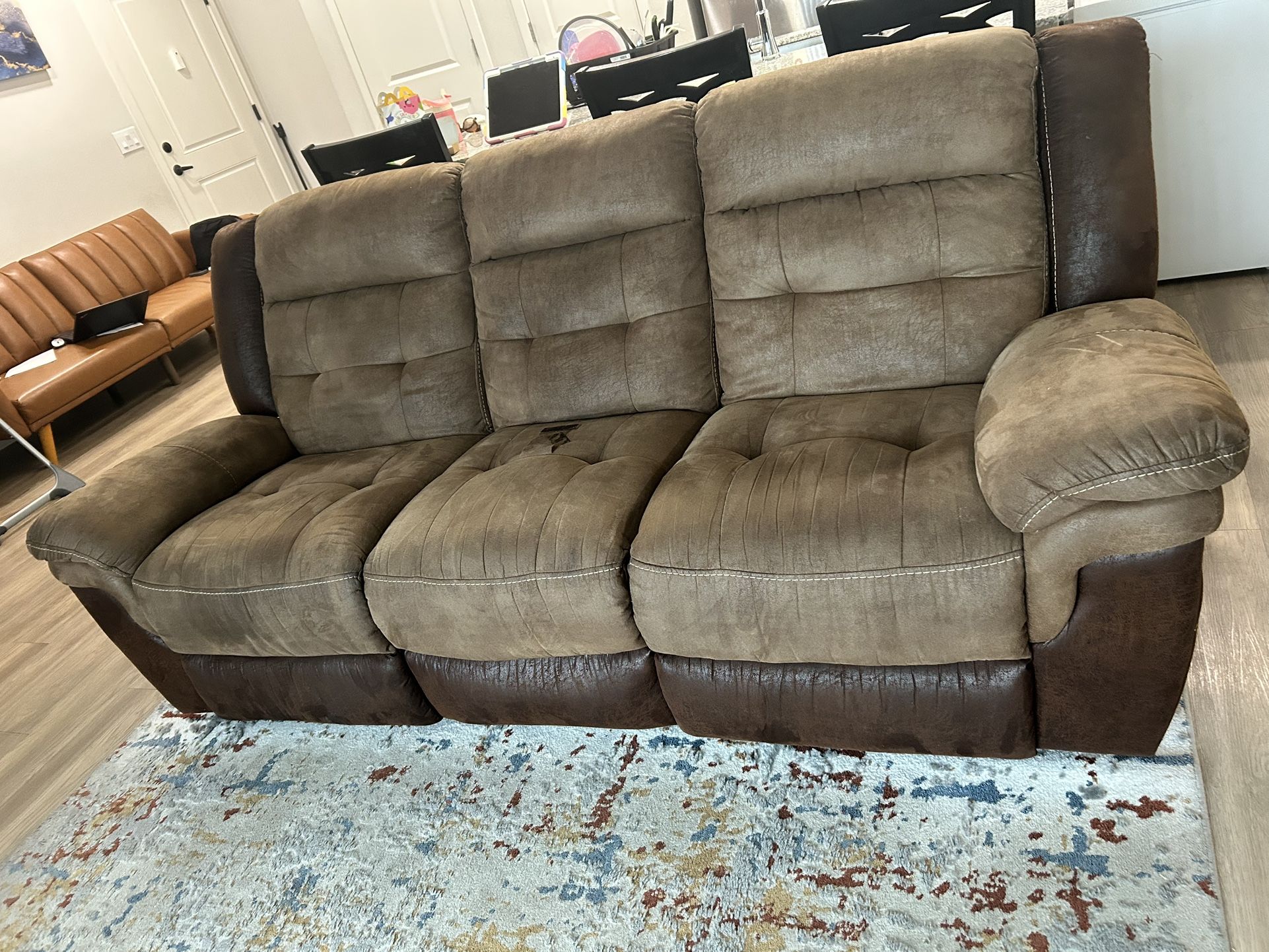Free Reclining Sofa