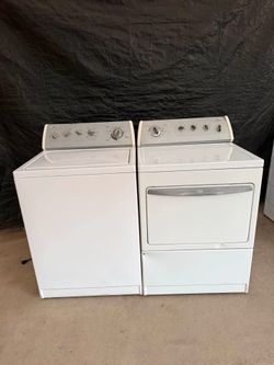 Whirlpool washer and electric dryer laundry set