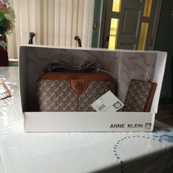Anne Klein 2 Pc Crossbody With Card Case New