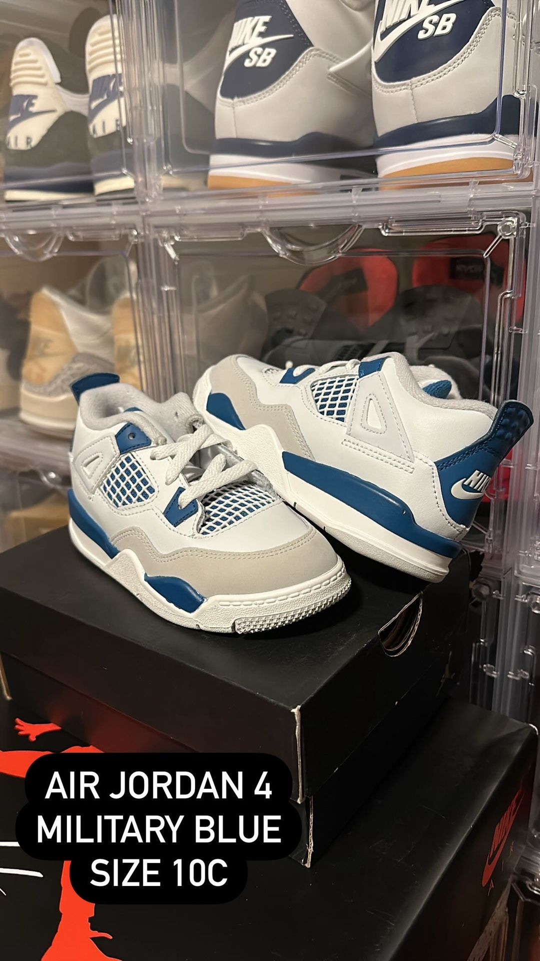 Air Jordan 4 Military Blue