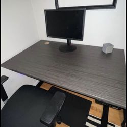 Uplift desk 