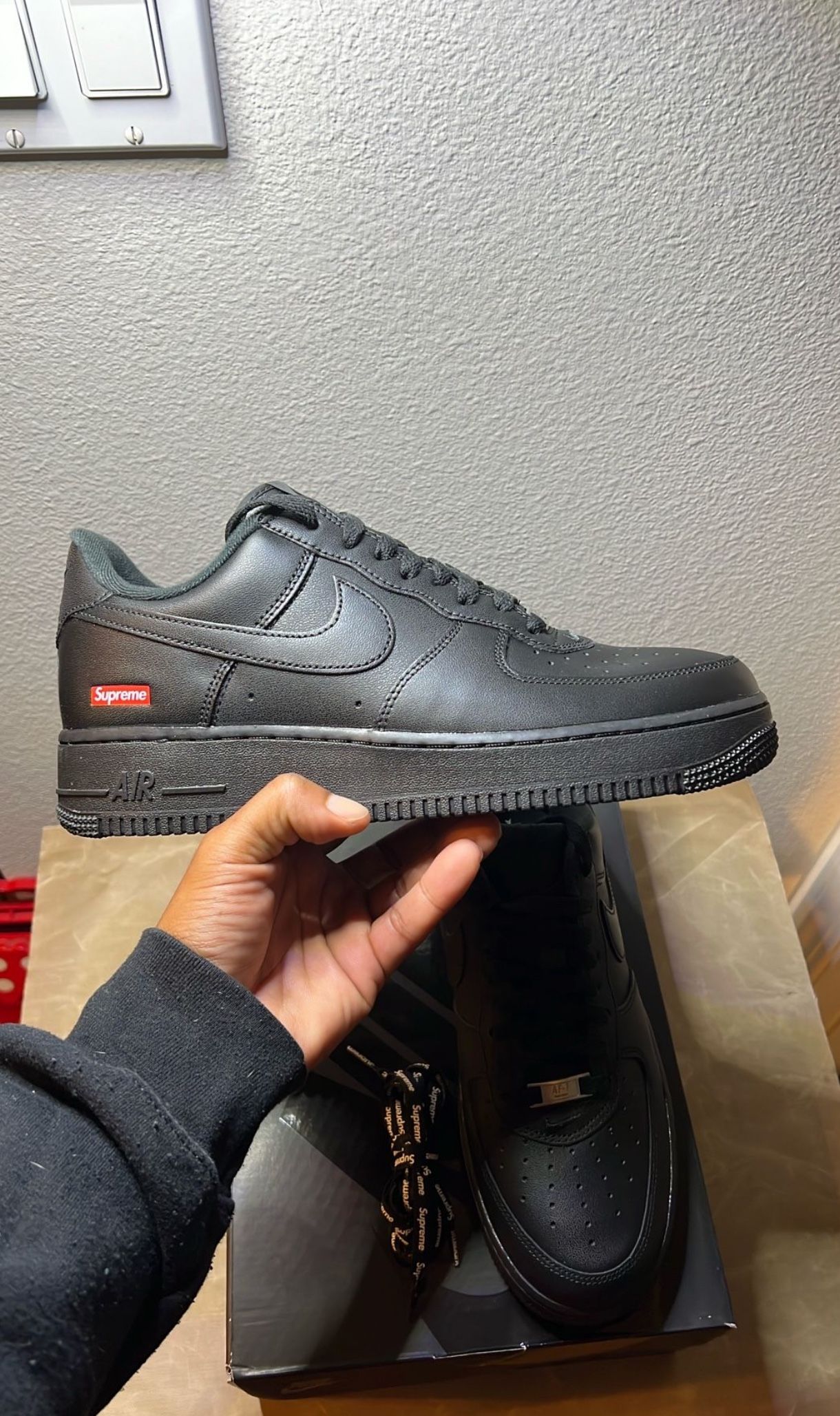 Nike Supreme x Air Force 1 Low 'Box Logo - Black' Size 9