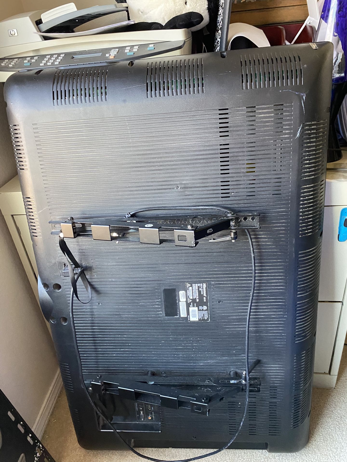 Hisense LCD Tv With Wall Mount