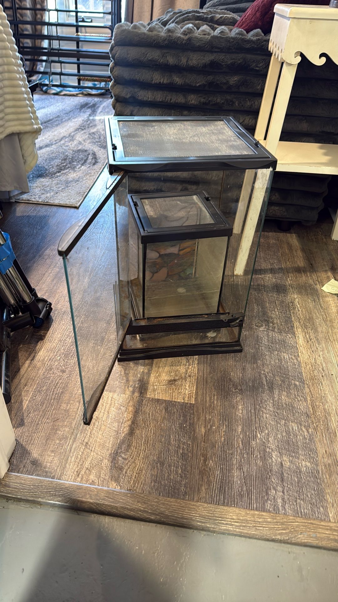 Gecko Aquarium Two Sold Together Or Separately