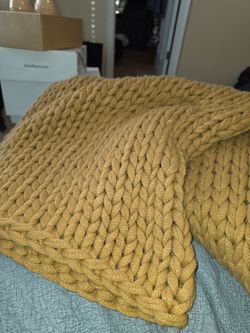 King size knitted throw