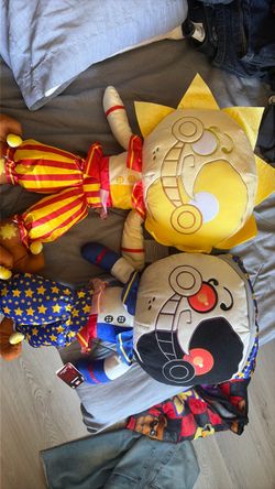 Sun and moon five nights at Freddy’s jumbo plush set