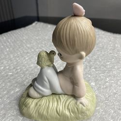 Precious Moments Figurine: E-1379R Love is Kind (4.5") Brunette Boy
