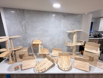 Large Natural Wood Cat Wall Climbing Set – Cat Tree, Shelves & Scratching Posts