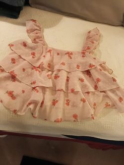 Vintage "Forever 21" Floral and polka dot patterned tiered ruffle chiffon cropped tank top in light pink.