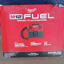 Vacuum Milwaukee M12 Tool Only 