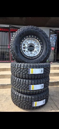 17" KMC w/ 33" Goodyear MT tires