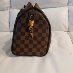 LOUIS VUITTON HAND BAG/PURSE