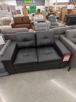 Henley Black Loveseat