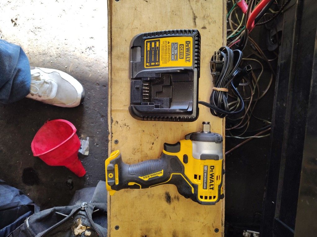 DeWalt 12volt Brushless Impact Driver And Battery Charger