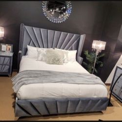 Elegance Gray Velvet Carissa 5 Pc King Bedroom Set With Chest ☄️☄️ Brand New💫 $39 Down Payment 💥 Best Qulity💯