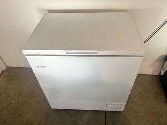 Galanz Chest Freezer Medium Size. Serious  inquiries  only