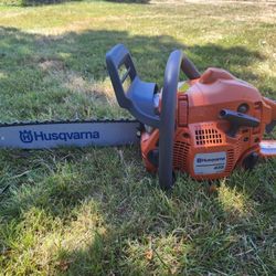 Husqvarna 16 Inch Chain Saw Model 435 Never Used