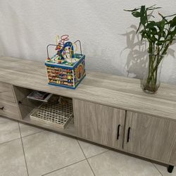 TV Stand / Entertainment Wood 