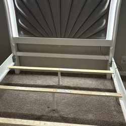 Starlet lane silver  Queen size bed frame