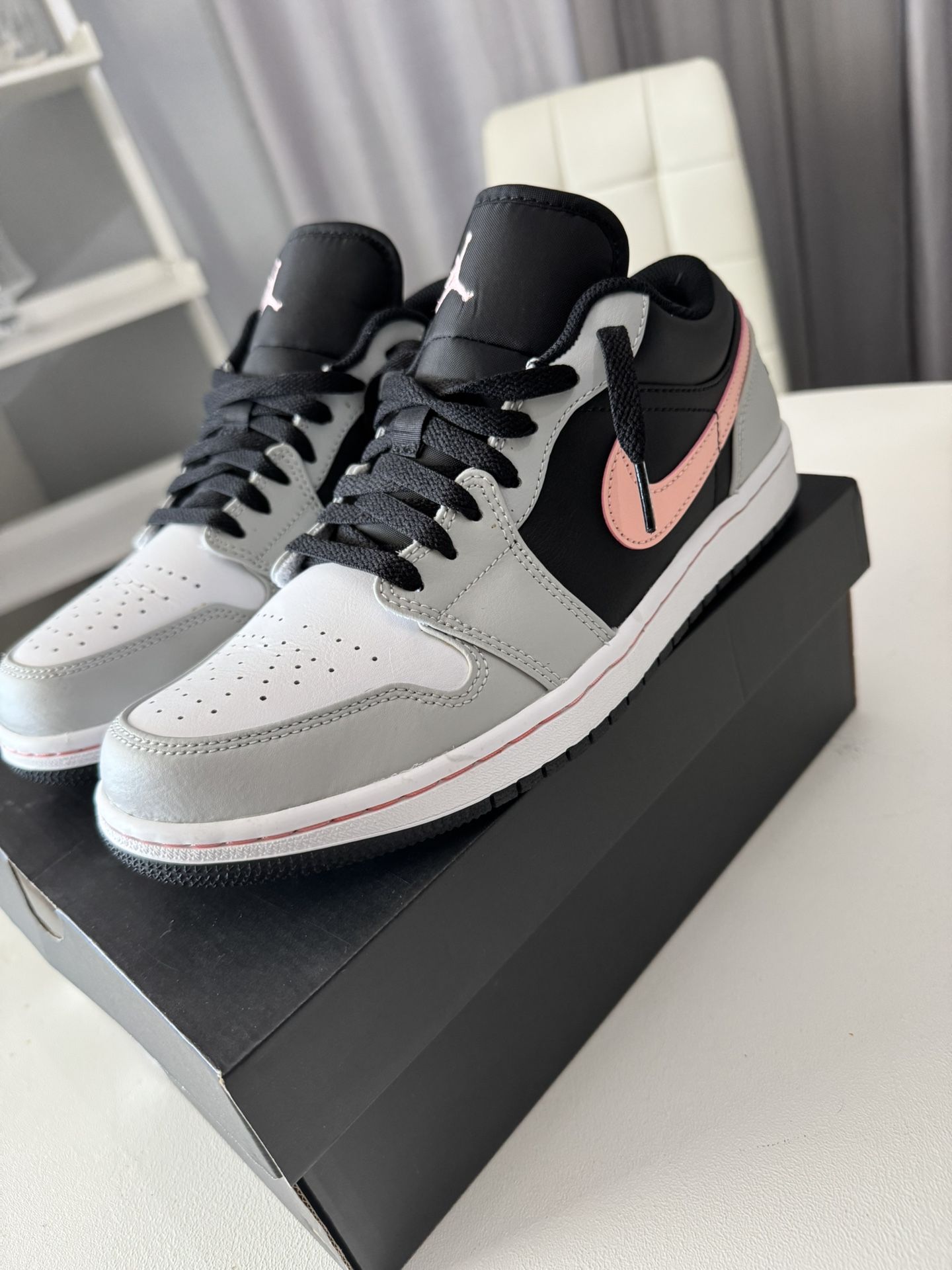 Jordan 1 Low Bleached Coral 9.5