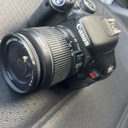 Camera Works Perfect Comes With Charger