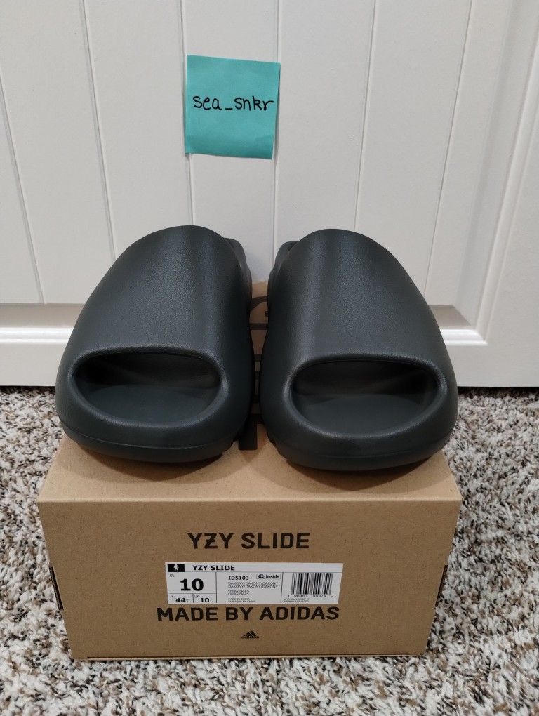 Yeezy Slides Dark Onyx Size 10 DS