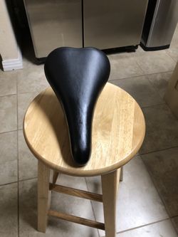 Bike Seat In Good Condition , No Rips. Pick Up Only In West Fort Worth 76116