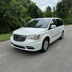 2014 Chrysler Town & Country Touring