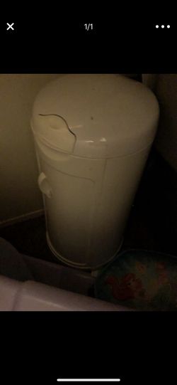Diaper pail with a few bags