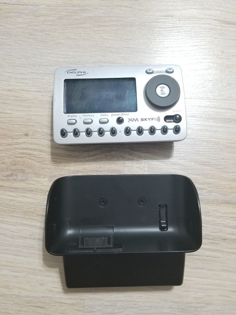 Satellite Radio: Delphi XM Satellite Radio Receiver with SKYFi Car Cradle, No Cables