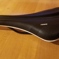 Giant Contact Forward Particle Flow Saddle - Excellent Condition