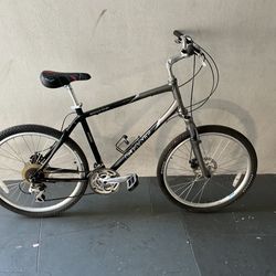 BICYCLE GIANT 21 SPEED SIZE 26 BRAND NEW