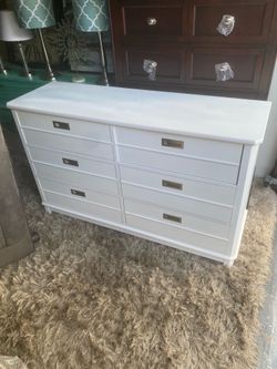 Dresser