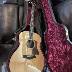 Taylor 618e Grand orchestra Guitar