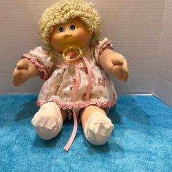 Vtg cabbage patch Kid With Pacifier 1978, 1982 Pre-owned