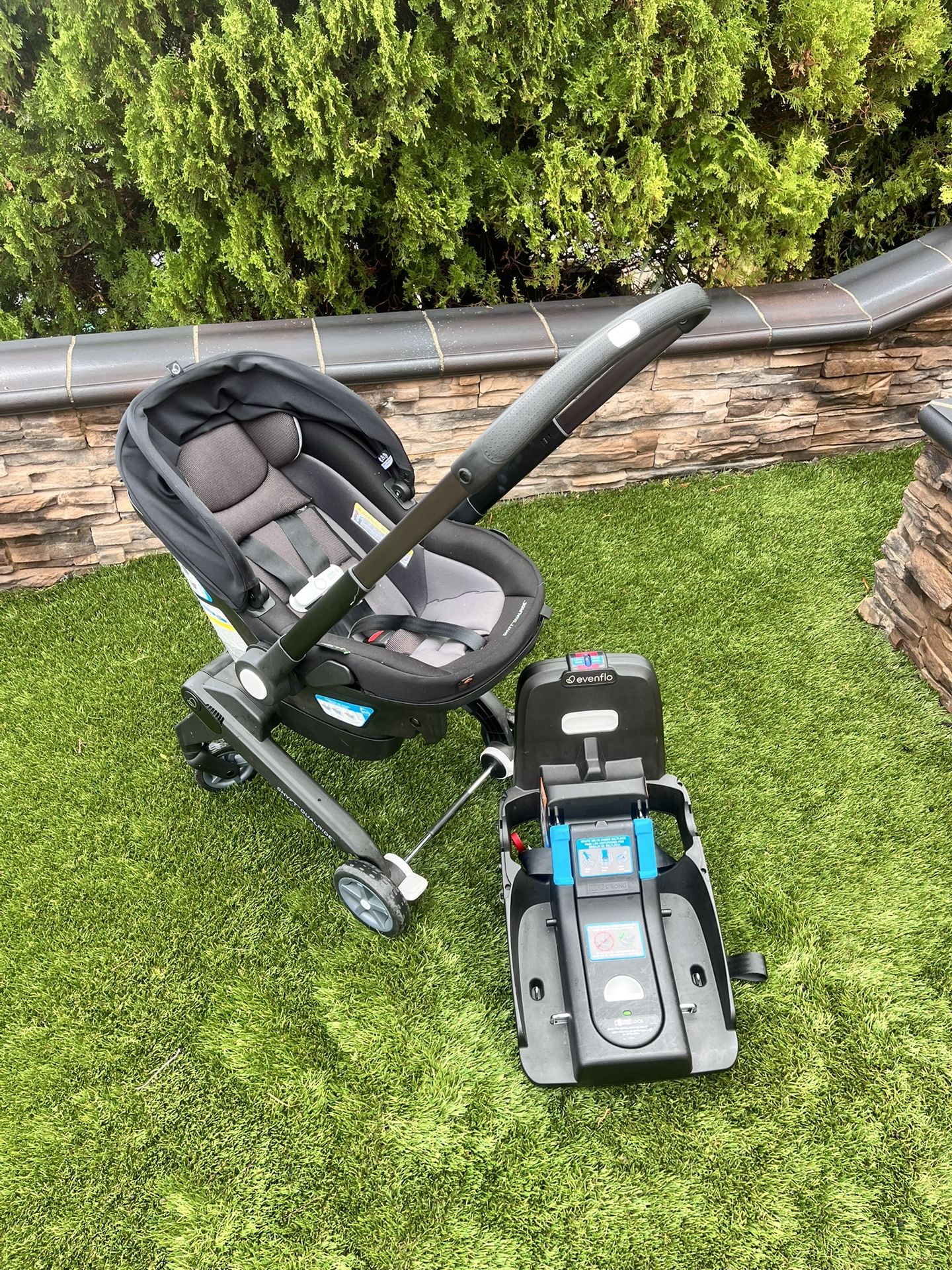 Evenflo Shyft Dual Ride Infant Car Seat/Stroller With Base