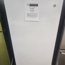 Garage Ready 17.3 cu.ft.Frost Free Defrost Upright Freezer in White