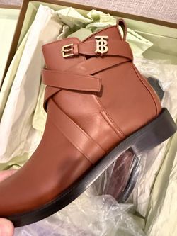 Burberry Pryle TB Tan Leather Ankle Boots size 39.5