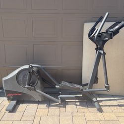 Life Fitness Elliptical /Gym Equipment/(bought At A Gym)Sylmar Pick Up