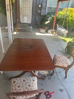 Foldable table