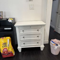 White Bedroom Drawer 