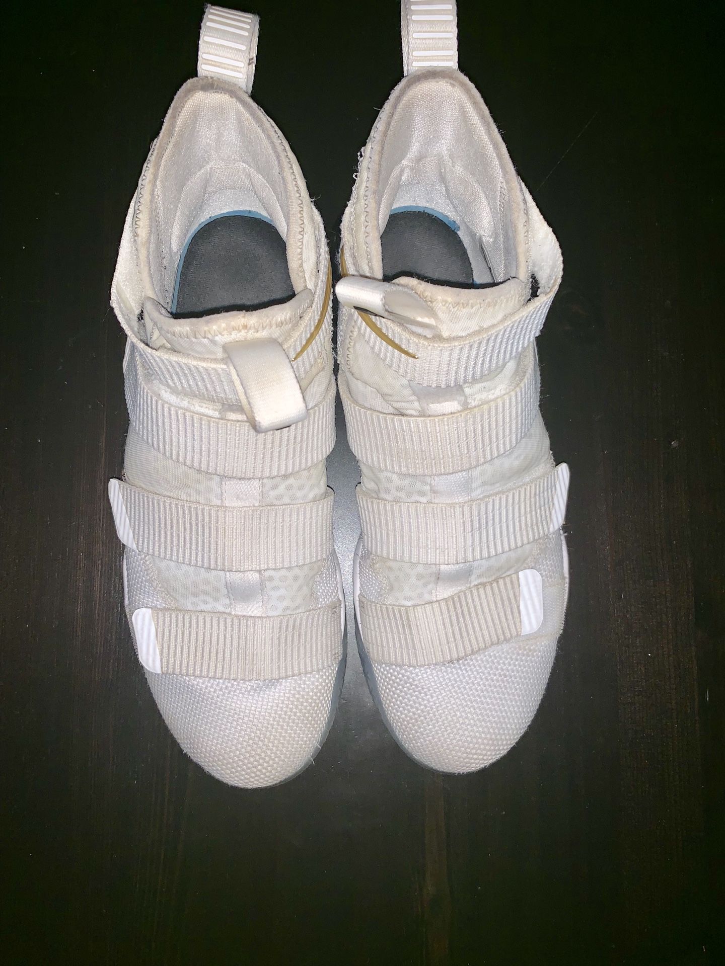 Lebron Soldier 11 size 10