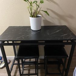 Like New Table And Stools 