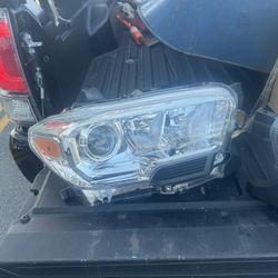 Toyota Tacoma Headlights 