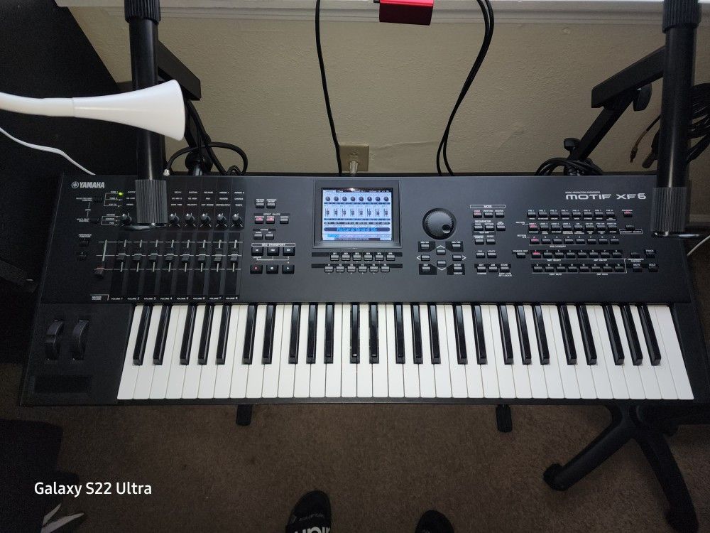 Motif Xf6 (Excellent Condition)