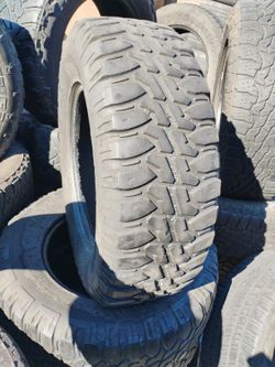 SET DE LLANTAS USADAS ROCKSTAR MT LY 265 70 17