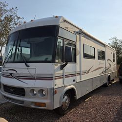 2002 Winnebago Itasca Suncruiser Motorhome 
